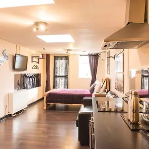 Hotel Avo